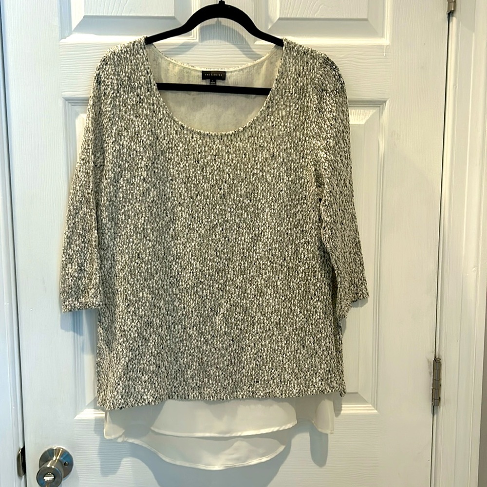 The Limited 3/4 sleeve top - Size L